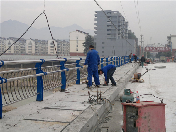 南宁不锈钢复合管护栏常见问题及解决方案