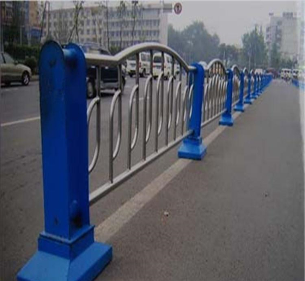 南宁不锈钢防撞栏杆生产制造工艺
